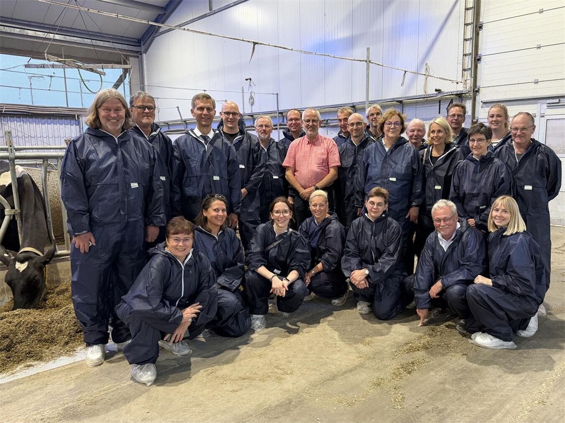"CDU-Kreistagsfraktion bei Besichtigung im Landwirtschaftszentrum Haus Riswick, Kleve-Kellen"