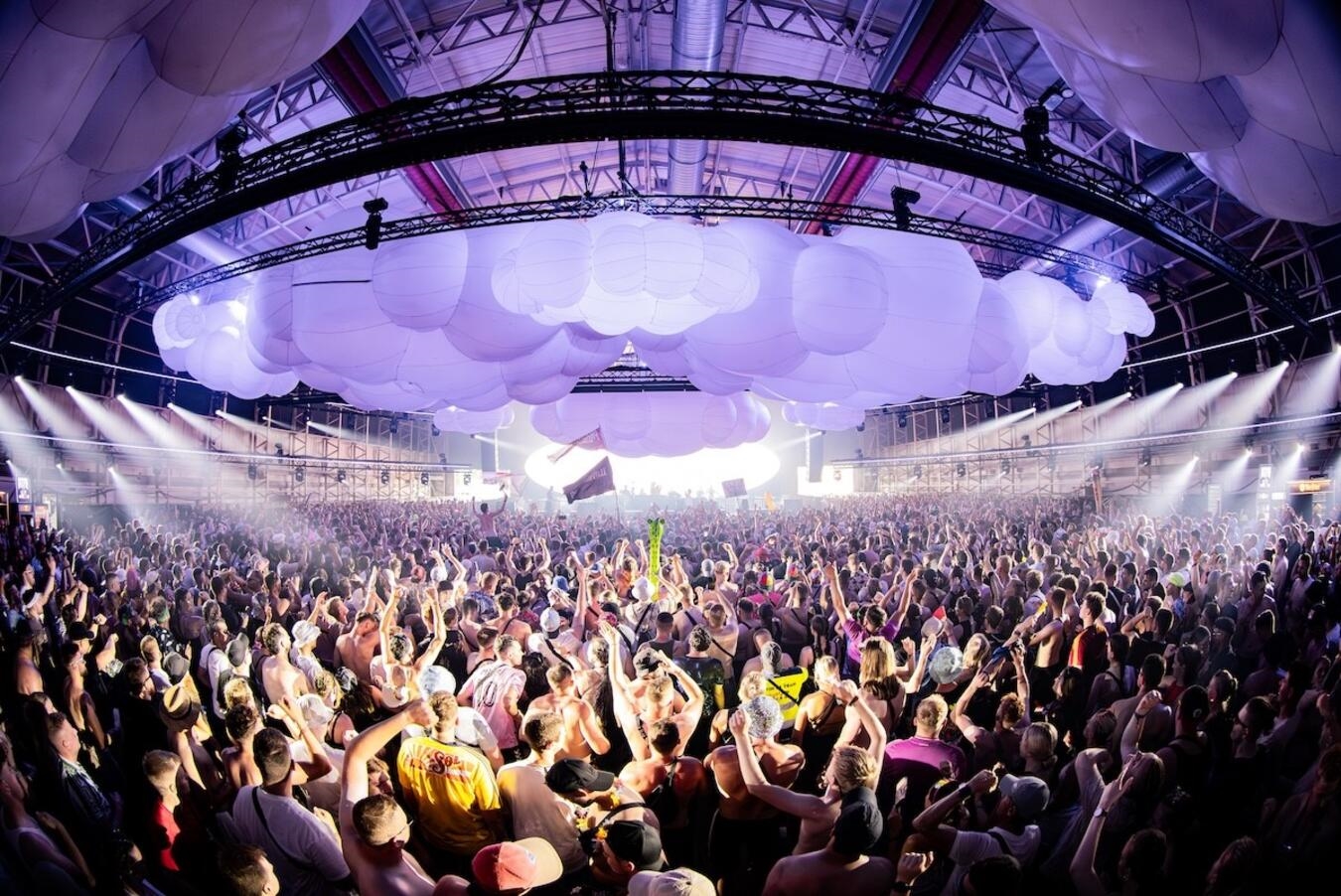 Line-Up für Parookaville 2026 komplett Zwei DJs bei Face2Face-Event in Cloud Factory, entwickelt gemeinsames Set, begeistert Publikum. Foto: Biesenphotography, Sebastian Biesen