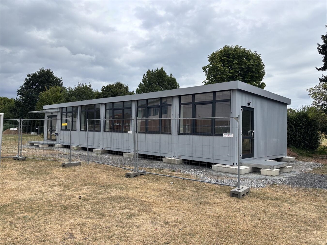"Containeranlage der St.-Nikolaus-Grundschule für moderne Klassenzimmer"