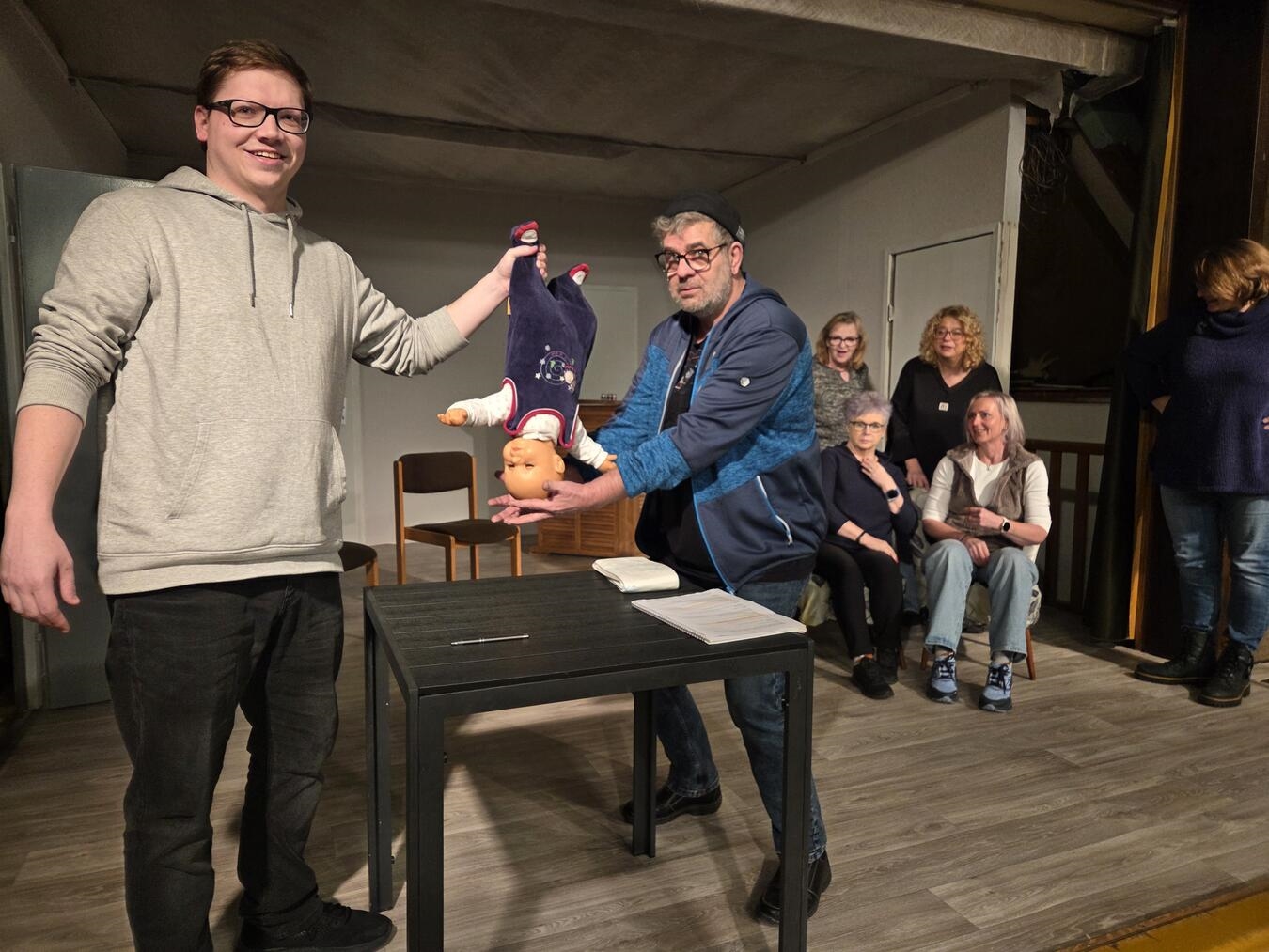 Die Darsteller des Theater MaX‘ proben bereits das neue Theaterstück. Foto: Theater MaX