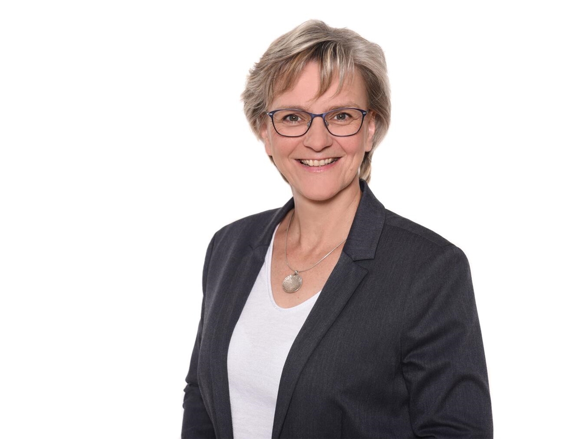 "Dozentin Meike Suhre hilft beim Ausmisten für mehr Wohlfühlen und Effektivität"