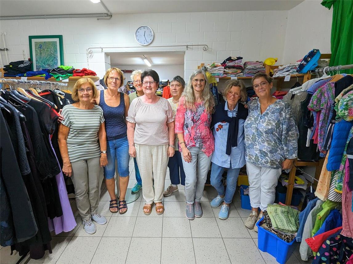 Die ehrenamtlichen Helferinnen von „KleiKa-Fashion“.Foto: J. Kurschatke