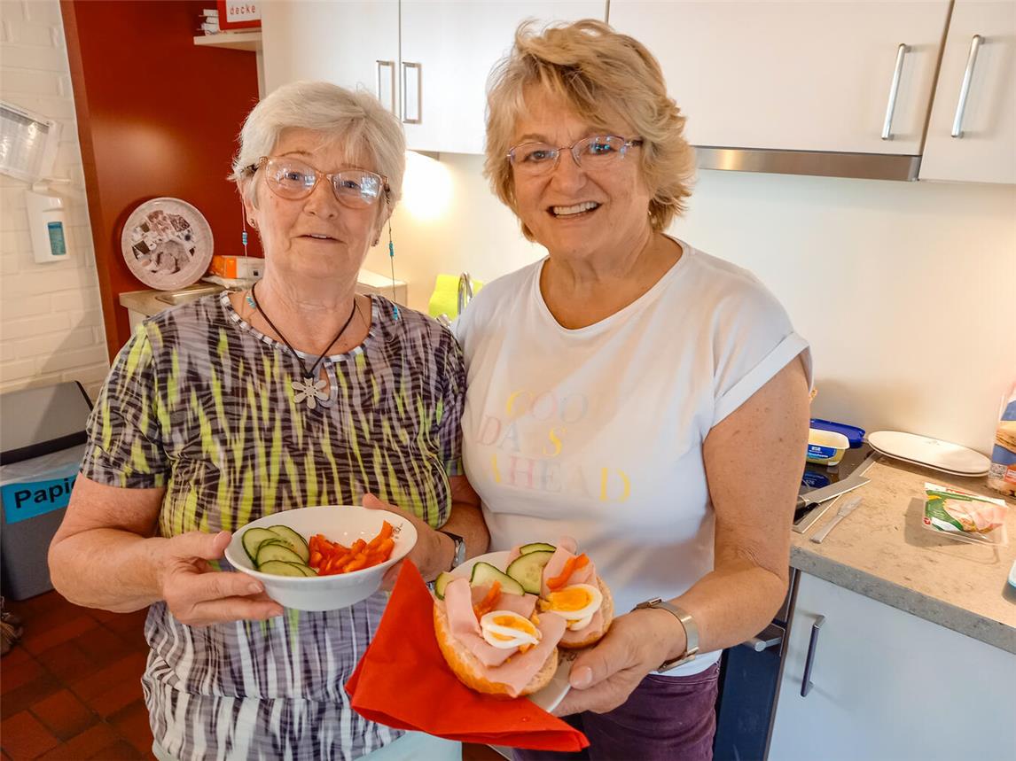 Die Ehrenamtlichen vom Café to come im Caritas-Centrum Geldern suchen Verstärkung.Foto: Caritasverband Geldern-Kevelaer