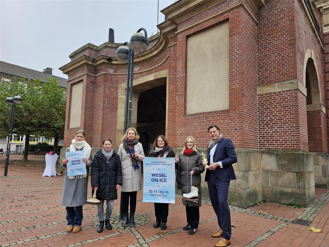 Die Eisfläche wird dieses Mal auf Seiten der Fußgängerzone errichtet. NN-Foto: Thomas Langer