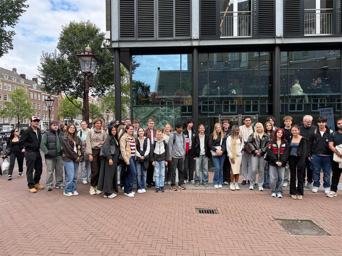 "Emmericher Schüler besuchen das Anne-Frank-Haus in Amsterdam, Bildungsausflug, Foto von Pro Kultur"