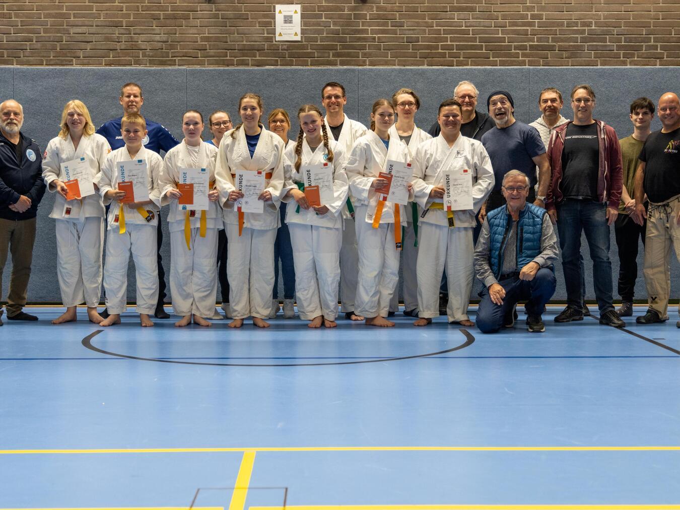 Die erfolgreichen Prüflinge. Fotos: privat