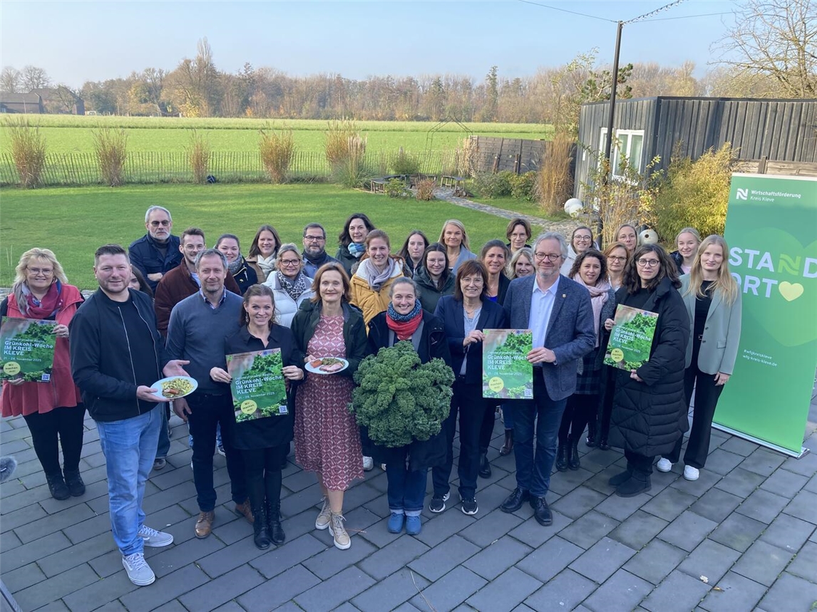 Die Eröffnung der Grünkohlwoche auf dem Borghof in Wachtendonk. NN-Foto: Theo Leie