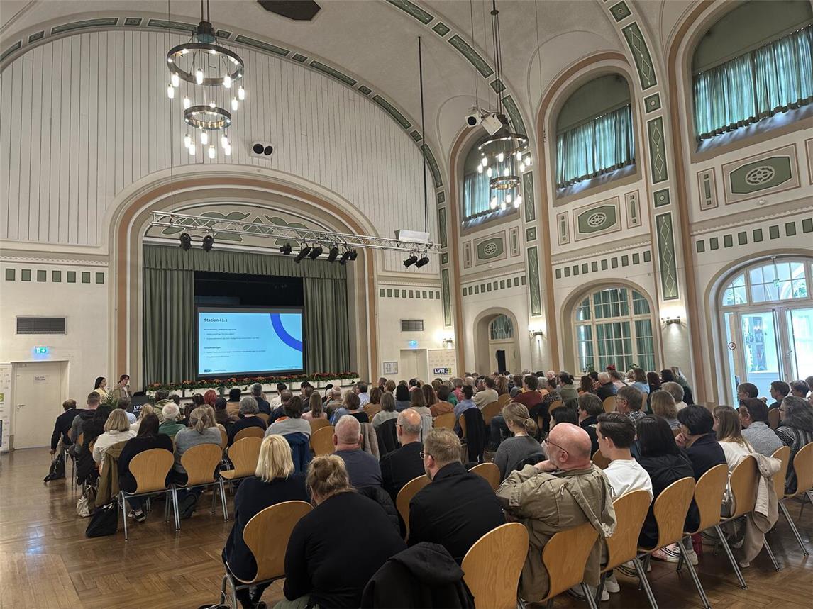 Die erste Suchtfachtagung in der LVR-Klinik Bedburg-Hau stieß bei Fachleuten und Laien auf gleichermaßen hohes Interesse. Foto: LVR-Klinik Bedburg-Hau