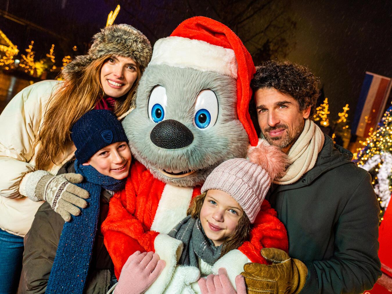 Die Wintersaison in der Europa-Park Erlebniswelt erleben Die Euromaus ist bei jeder Parade mit dabei.