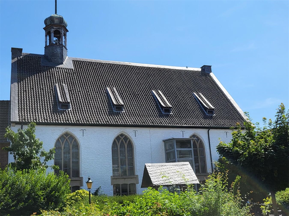 "Evangelische Kirche in Rees bei Sonnenuntergang, historisches Bauwerk, NN-Foto"