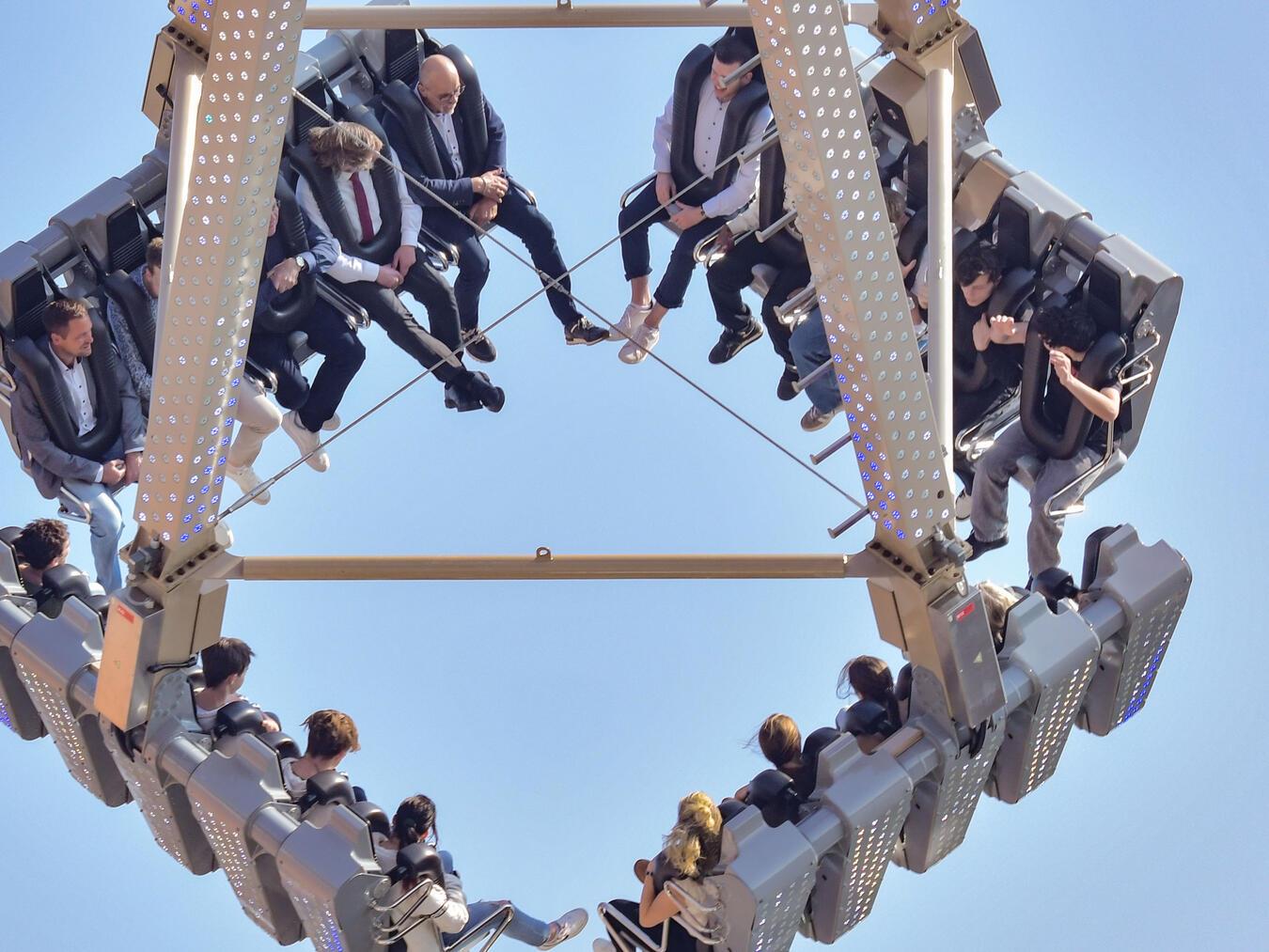 Die Fahrgeschäfte versprechen Spaß für Jung und Alt.NN-Foto: Archiv/Gerhard Seybert