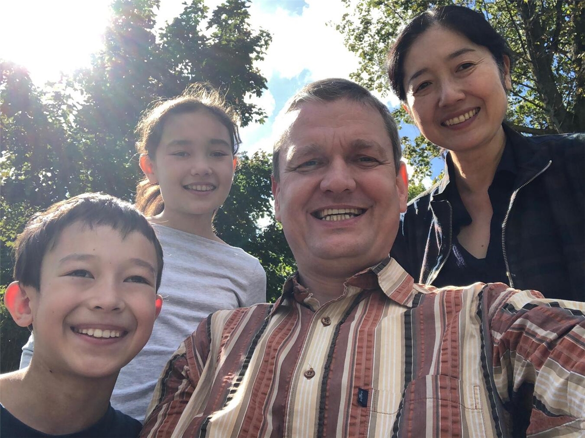 Die Familie Schicketanz – David, Maki, Ayako und Johan – nimmt die Gäste mit in ihre Welt zwischen Japan und Deutschland. Foto: TiF