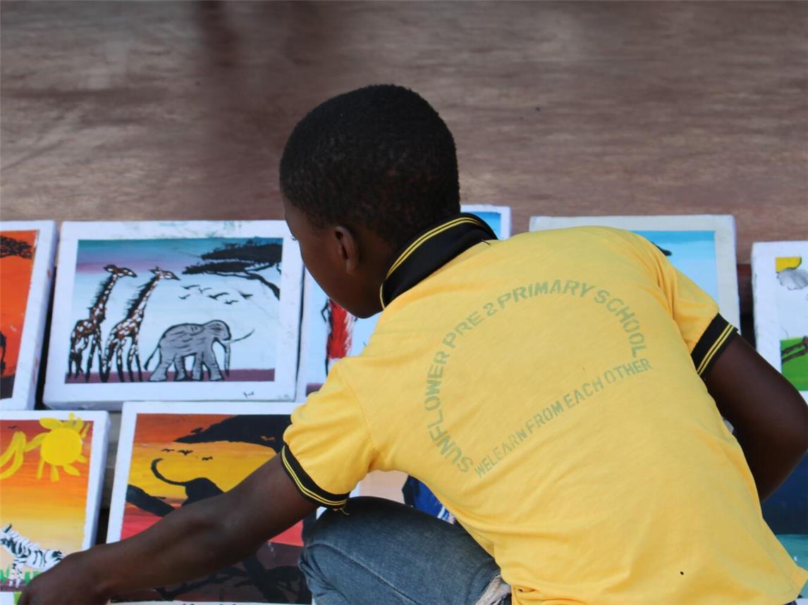 Die Ferien mögen eine Pause vom Unterricht sein – doch im Mbigili Kinderdorf sind sie auch eine Zeit der Inspiration, des Wachstums und der Hoffnung.