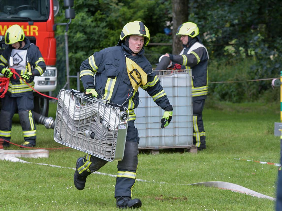 Die Feuerwehrleute absolvierten die Aufgaben in den verschiedenen Disziplinen.
