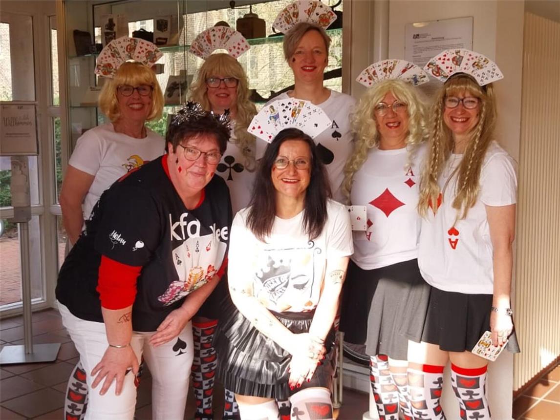Die Frauen der KFD Veen feierten an Altweiber ausgelassen. Foto: privat