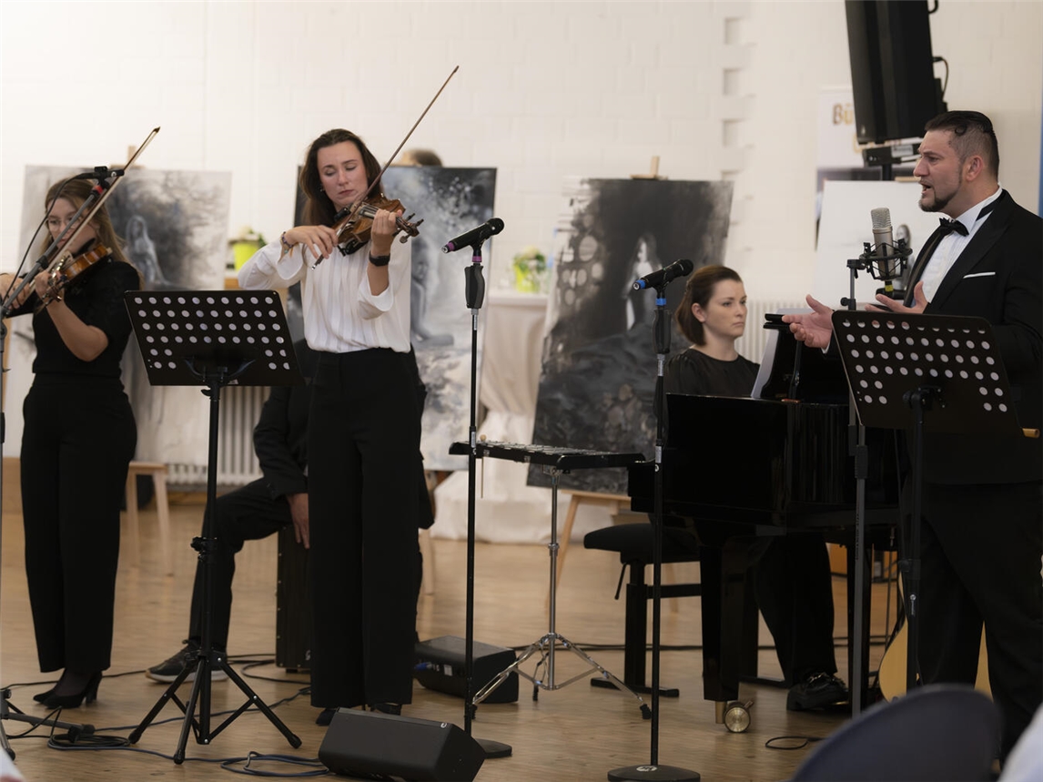 Die Gäste erlebten einen inspirierenden Abend mit den Künstlern. Foto: Saad Hamza