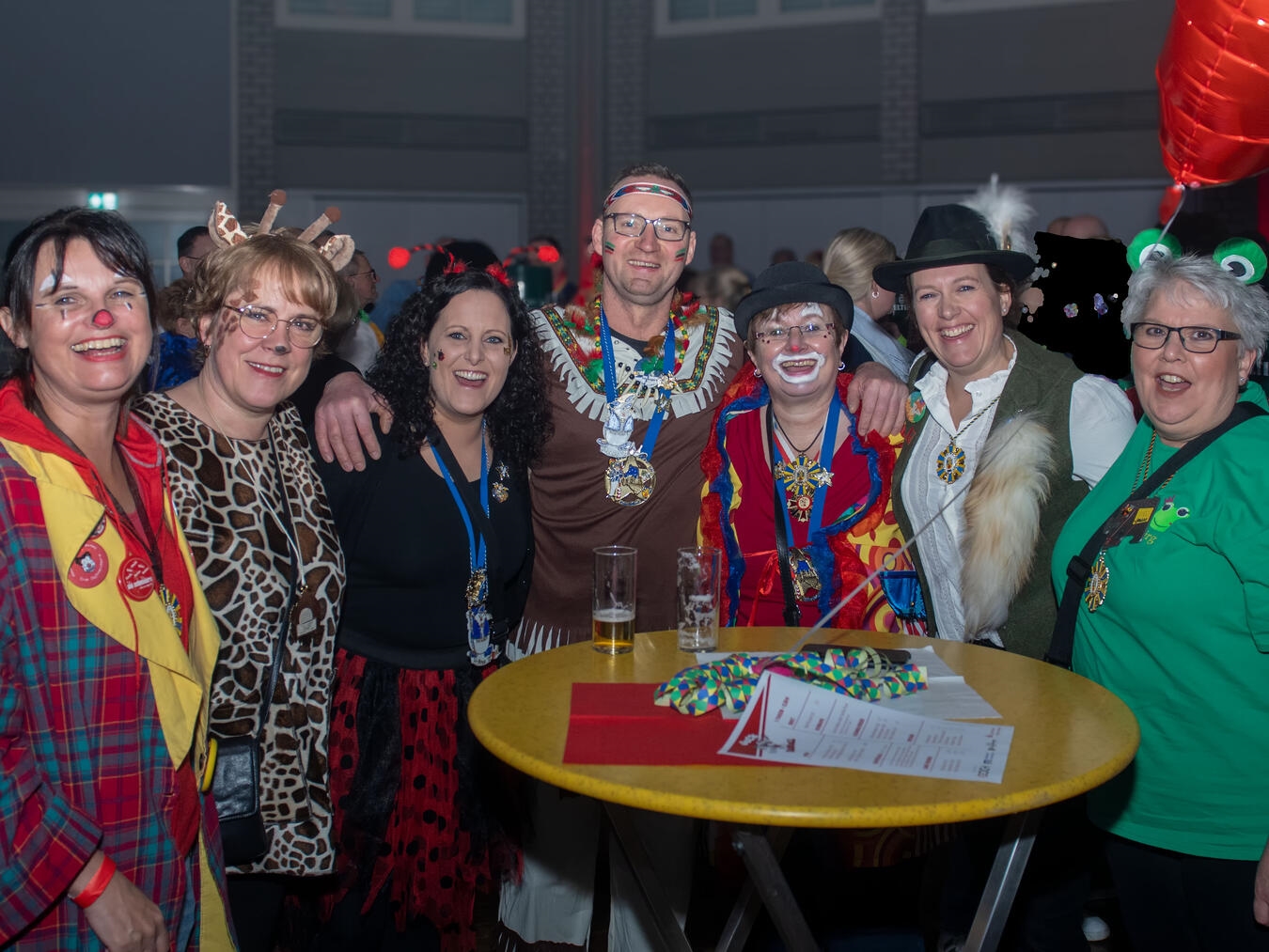 „Jeck im Kastell“: Karnevalsparty geht in die nächste Runde Die Gäste waren von der jecken Premiere begeistert. NN-Foto: Archiv/Gerhard Seybert