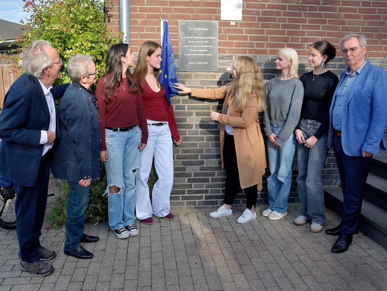 "Gedenktafel-Enthüllung Briener Straße Kleve, Foto von Rüdiger Dehnen"