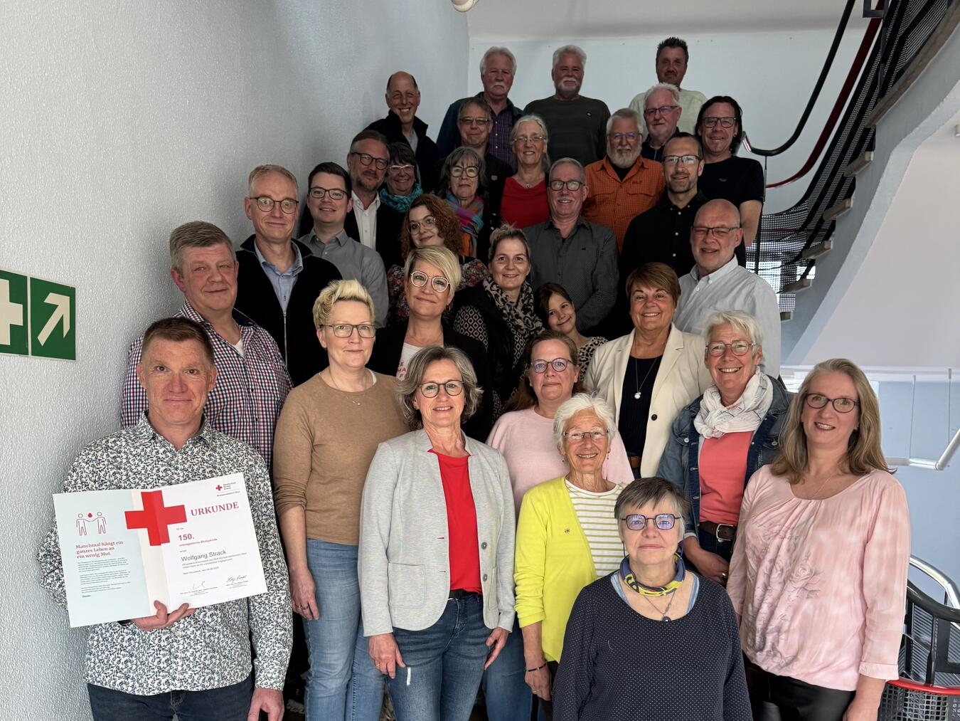 "Gruppenfoto der Geehrten in Kevelaer bei einer Auszeichnungszeremonie, Wallfahrtsstadt Kevelaer"