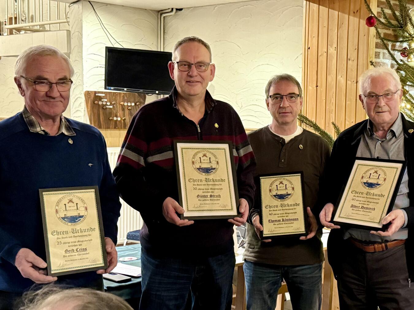 Die geehrten Mitglieder Gerd Crins, Günter Struth, Thomas Kluitmann und Albert Dominick (v.l.). Foto: BSV