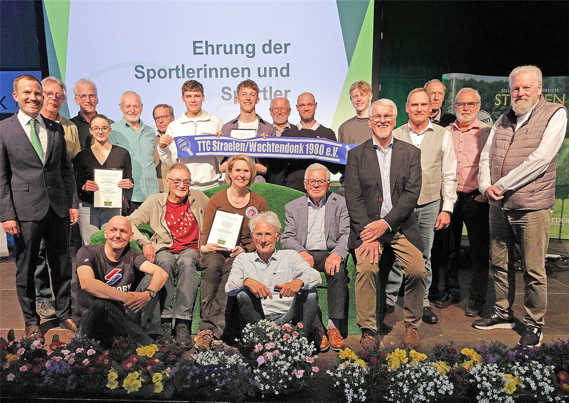 Die geehrten Sportlerinnen und Sportler 2026. NN-Foto: Theo Leie