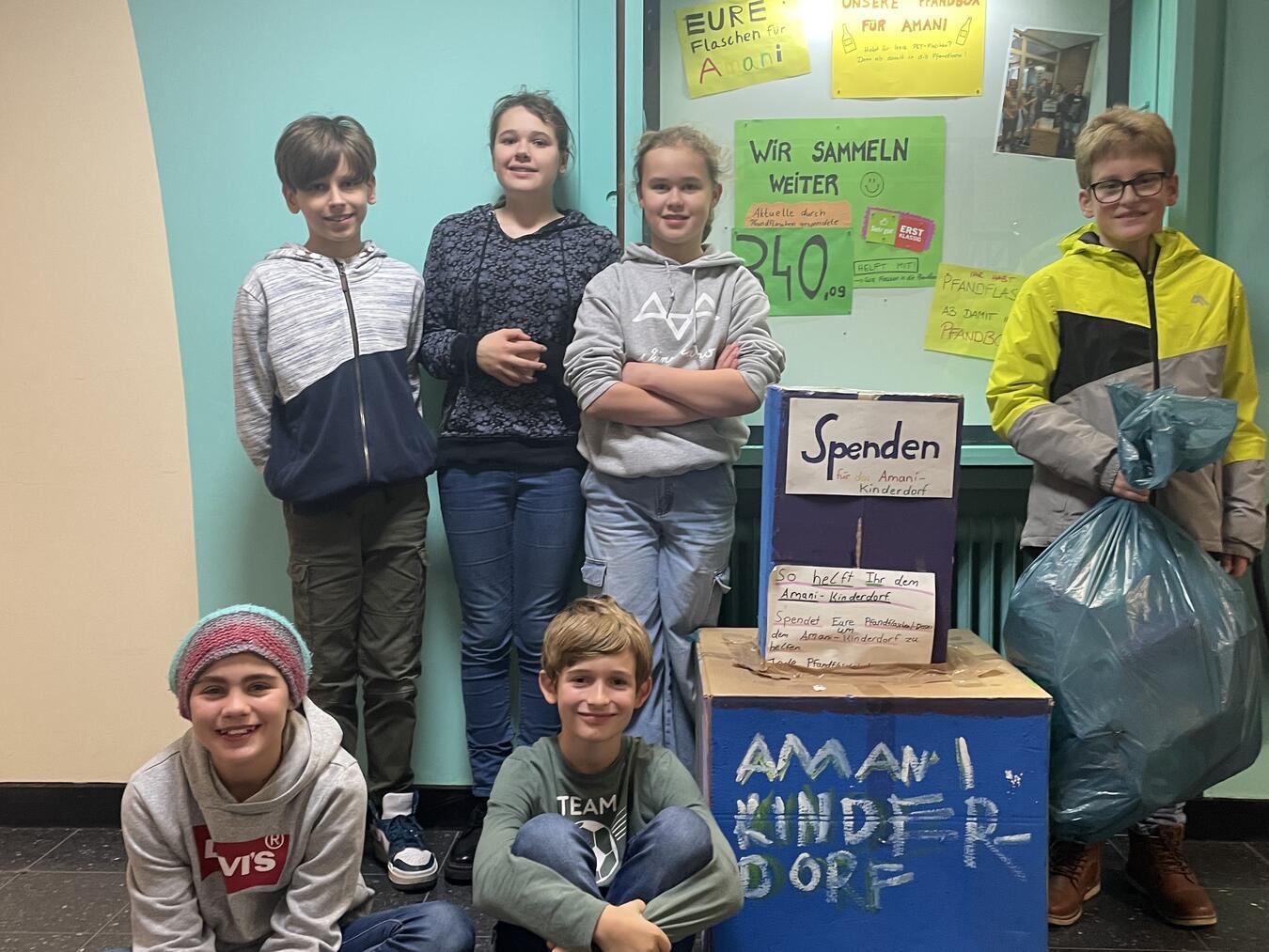 Die Geo-AG des Friedrich-Spee-Gymnasiums sammelt Pfandflaschen für den guten Zweck. Foto: privat