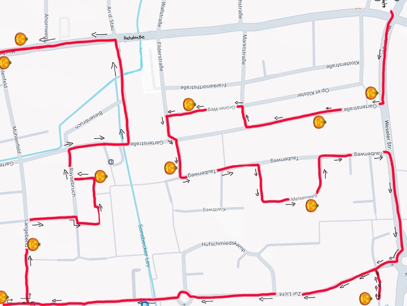 An Halloween wird der Niederrhein wieder schaurig-schön Die geplante Route, um die Halloweenhäuser nacheinander zu besichtigen, ist 3,7 Kilometer lang. Eine digitale Version finden Interessierte online! (Link im Artikel ersichtlich.)