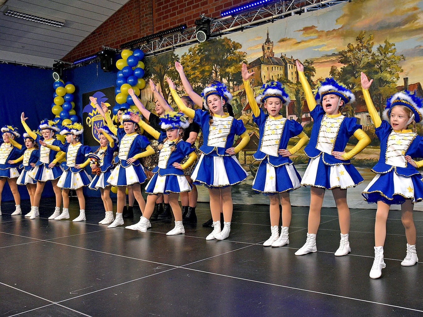 Die „Germania Smarties“ zeigten einen Garde-Tanz. NN-Foto: Rüdiger Dehnen