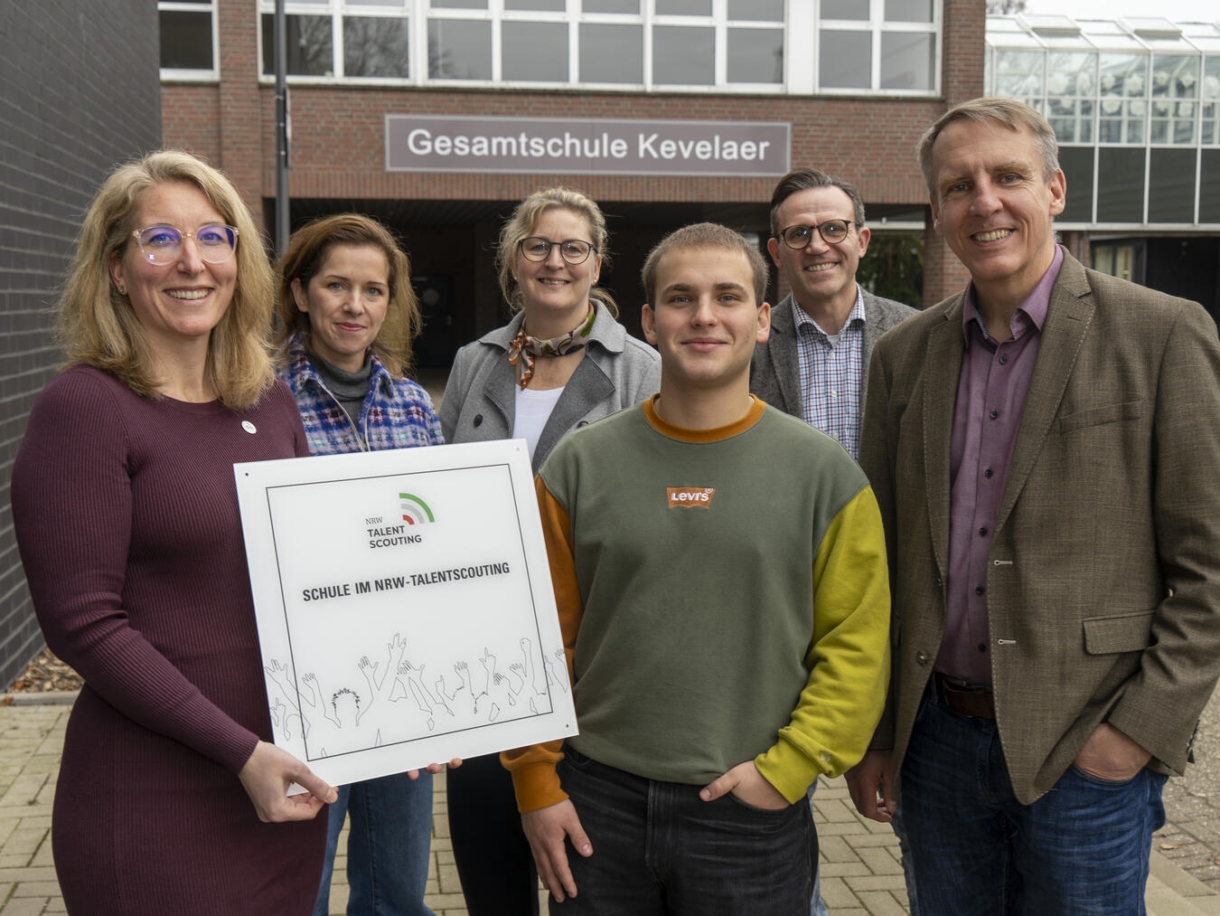 Die Gesamtschule Kevelaer darf sich nun „Schule im NRW-Talentscouting“ nennen. NN-Foto: Gerhard Seybert