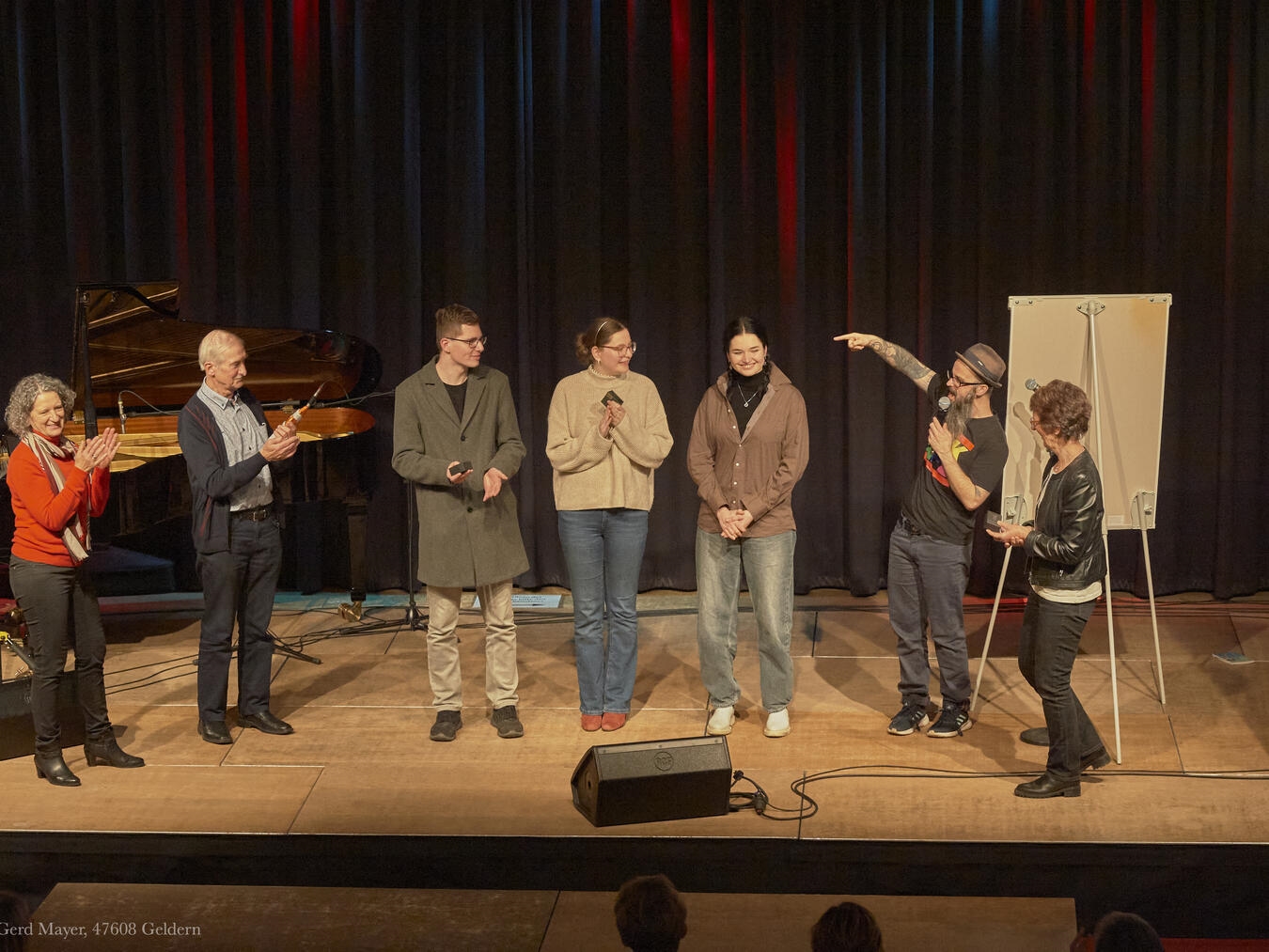 Die Gewinner von rechts: Merle Ohlenkamp, Hannah Born, Sebastian Schirp und Günther Schmitz. Foto: Gerd Mayer