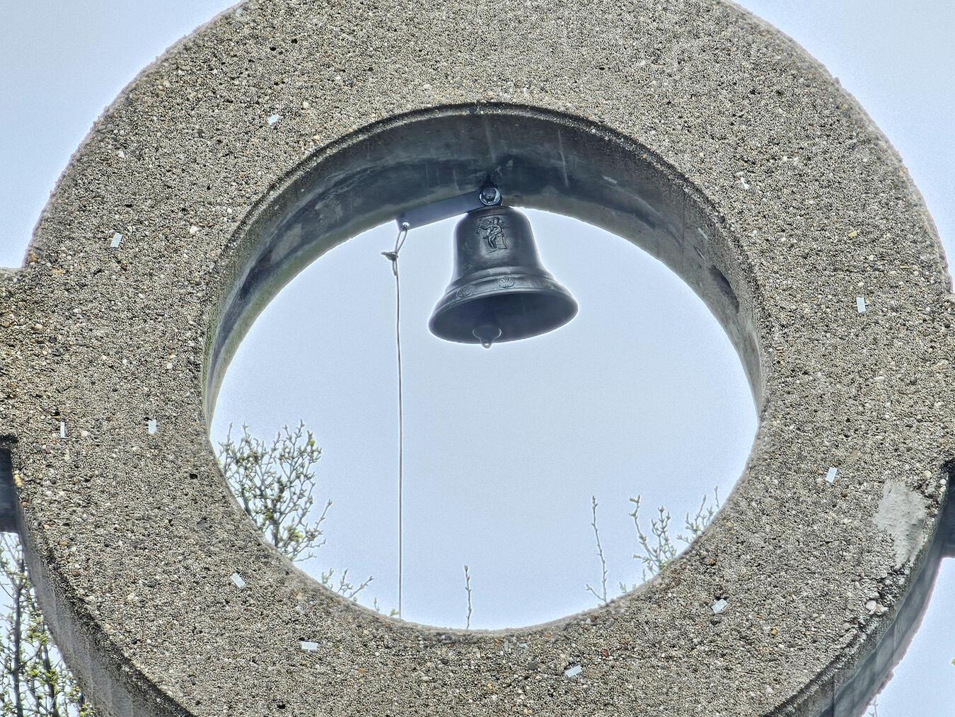 Die Glocke erklingt nun über dem Hartefelder Friedhof. 