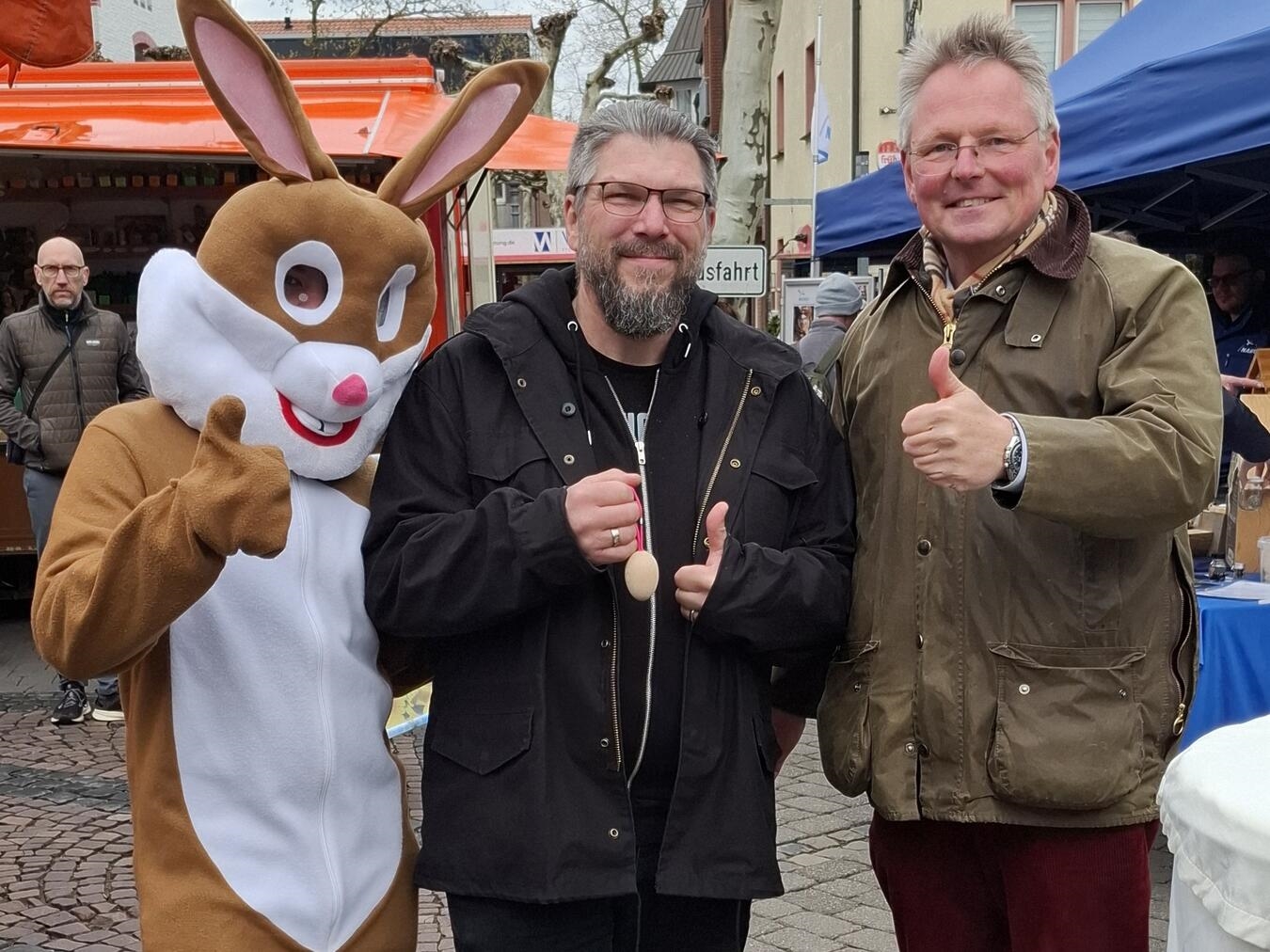 Die Glückseier wurden vom Rotary Club Xanten unter anderem auf dem Xantener Ostermarkt verkauft. Foto: Rotary Club Xanten