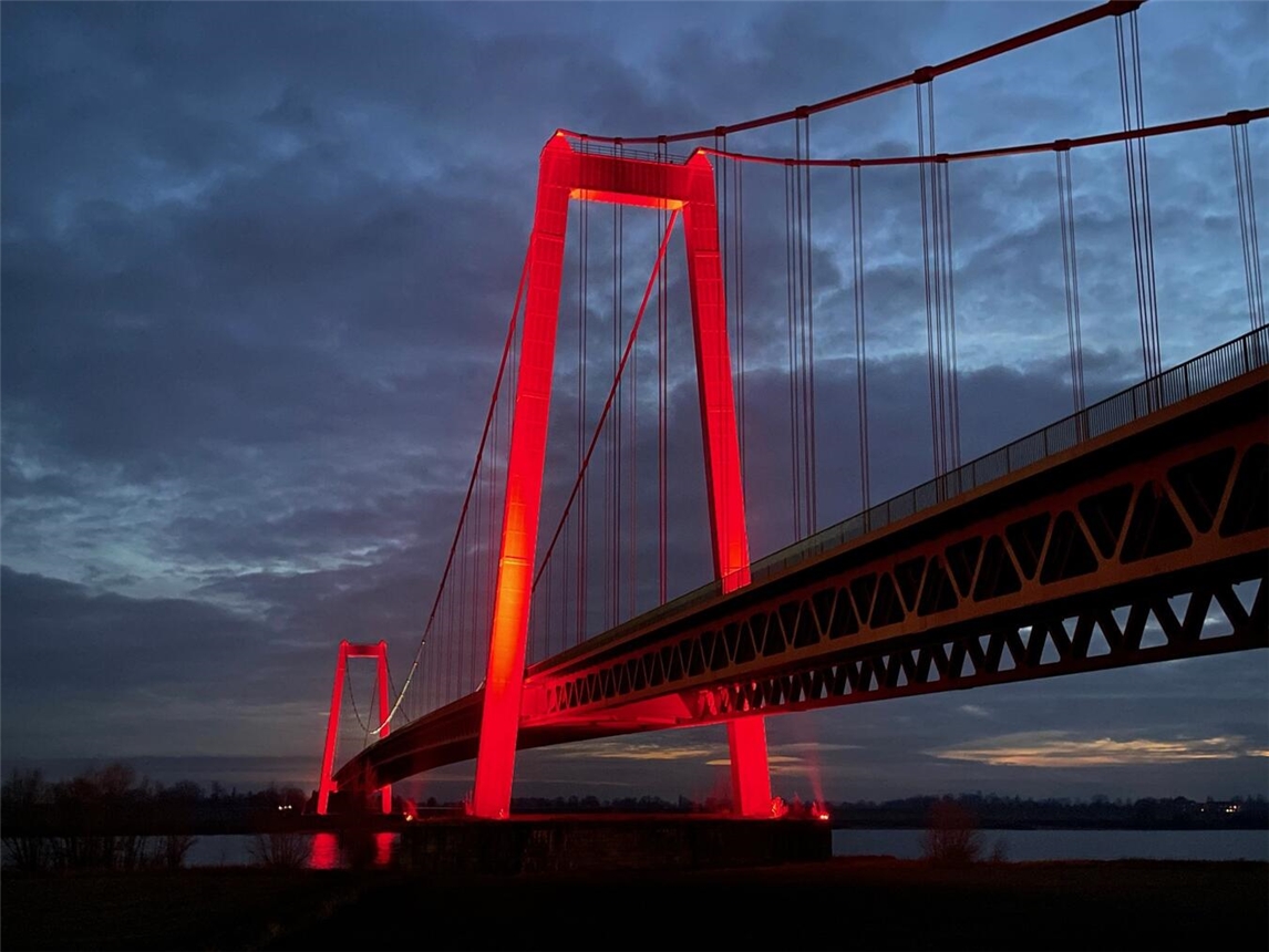 Die „Golden Gate“ des Niederrheins: die Rheinbrücke bei Emmerich. Foto: privat