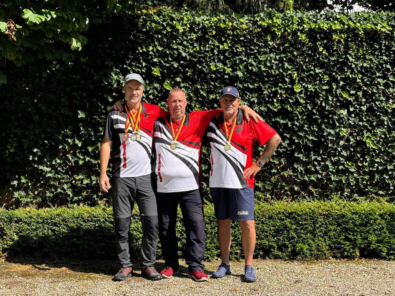 Die Goldmedaillengewinner Michael Neuschild, Holger Kothes und Stefan van Dielen. Foto: privat