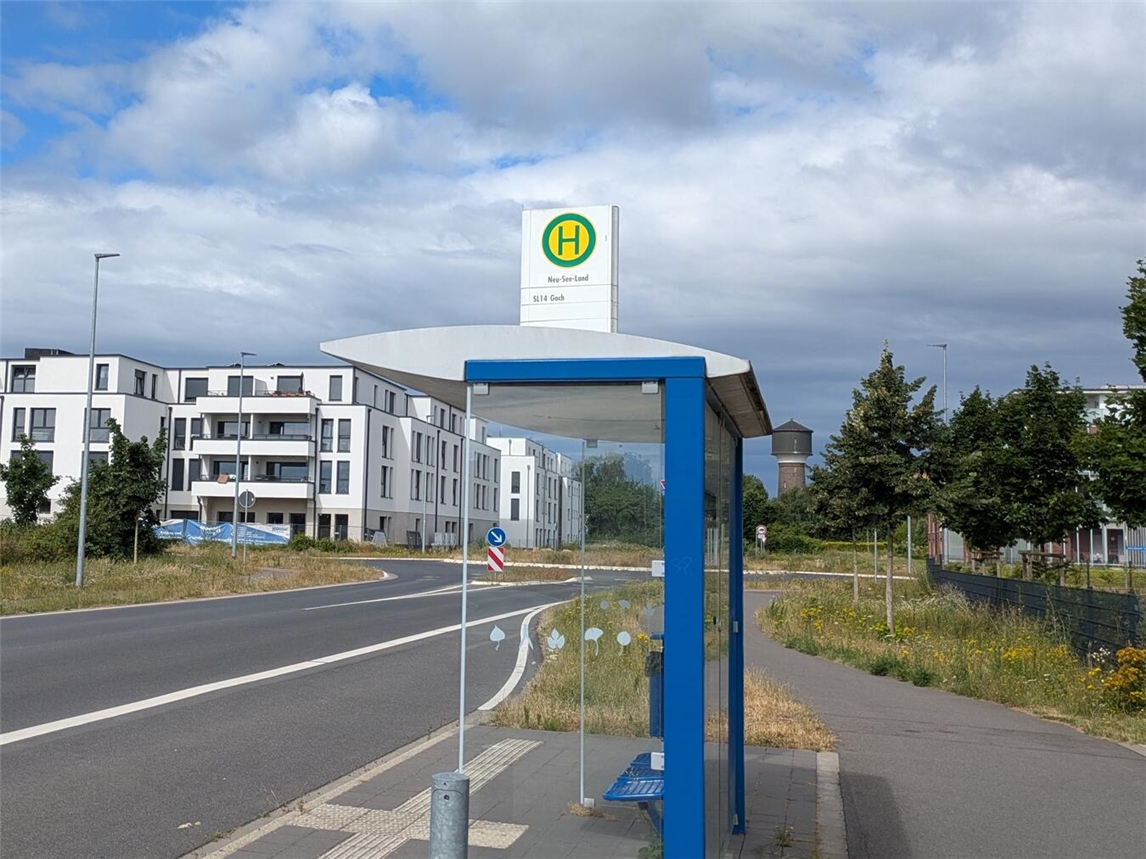 Haltestelle mit vier täglichen Abfahrten der Linie SL 14, Foto von privat.