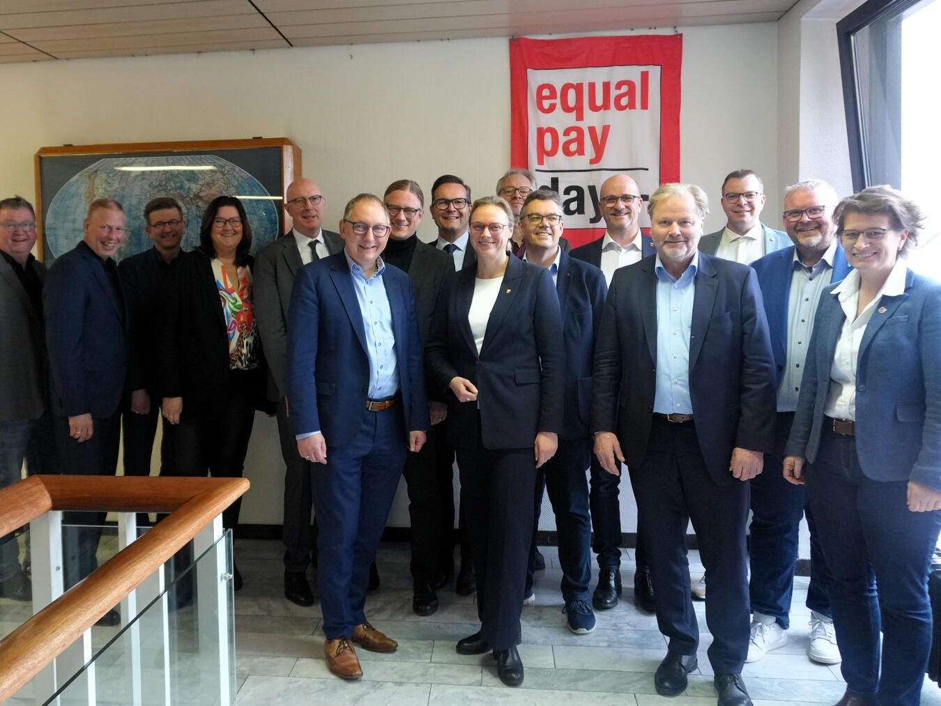 Die Hauptgemeindebeamten im Kreis Kleve unterstützen die Gleichstellungsbeauftragten bei ihrem Einsatz für eine geschlechtergerechte Bezahlung anlässlich des „Equal Pay Day“. Foto: Gemeinde Uedem