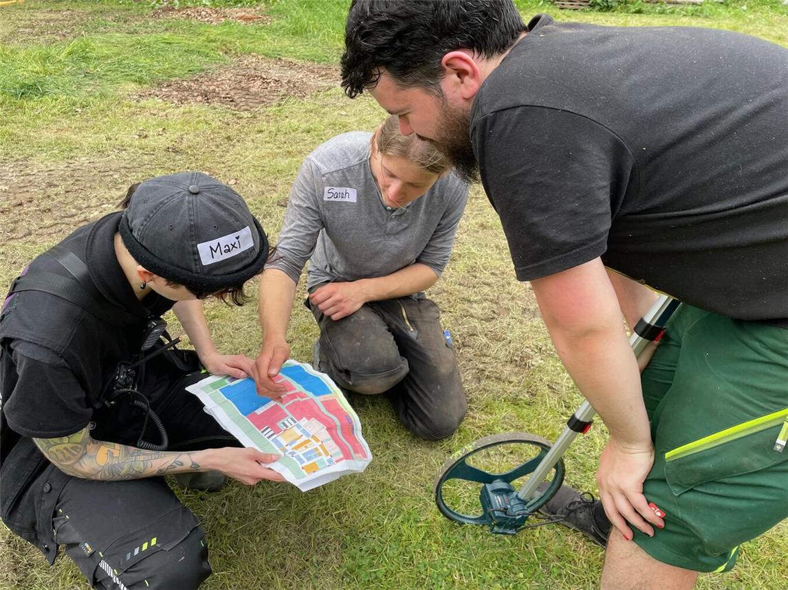Die helfenden Hände gestalten und verbessern die Tolkien Tage durch ihren Einsatz und ihre Ideen. Foto: Annika Röttinger