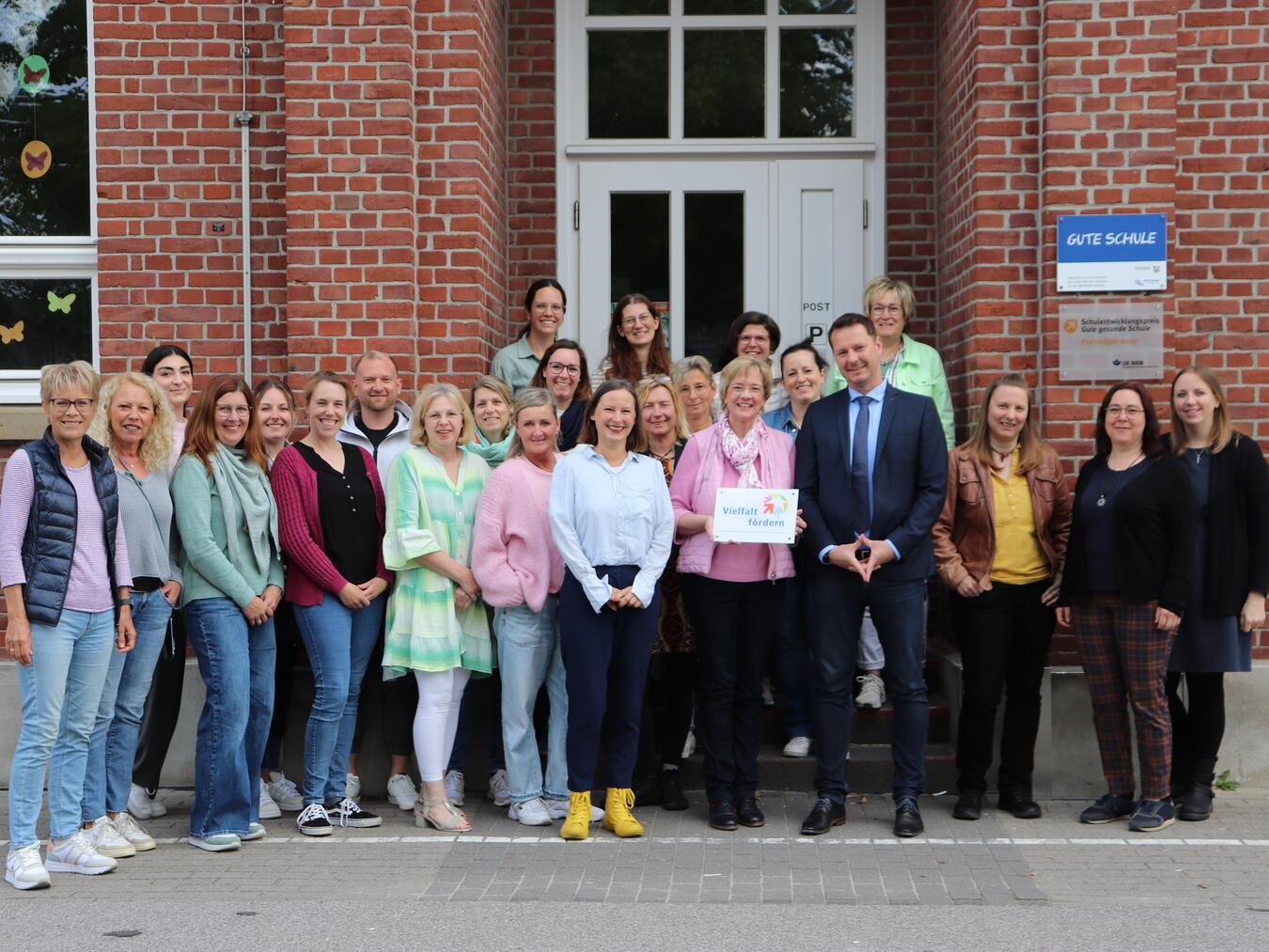 Die Hubertusgrundschule hat die Qualifizierung „Vielfalt fördern“ erfolgreih abgeschlossen. Foto: privat