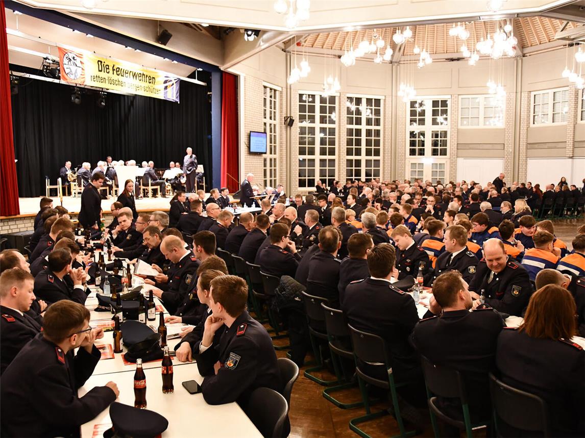Die Jahreshauptversammlung der Feuerwehr Goch im Gocher Kastell. Fotos: Torsten Matenaers