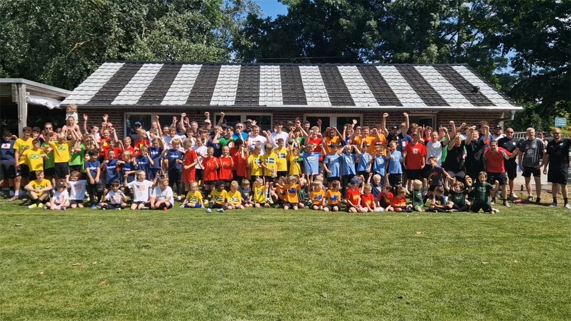 "Jugendteam SV Rindern lächelt vor Dieter-Verrieth-Turnier"
