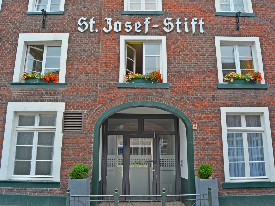 "Jugendhilfe St.-Josef-Stift feiert 125 Jahre Unterstützung für Kinder und Jugendliche aus schwierigen Verhältnissen"