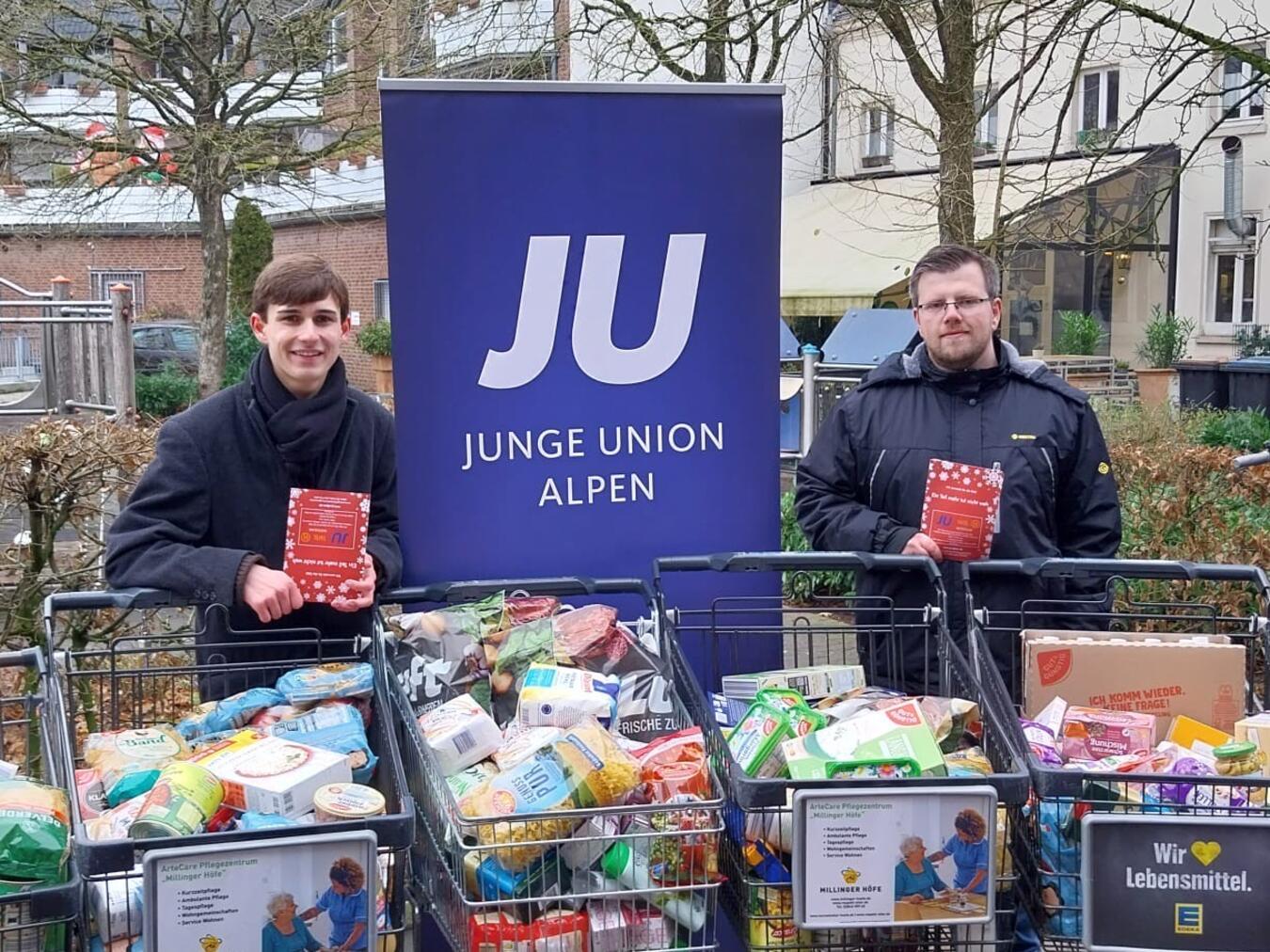Die Junge Union hat vor Weihnachten eine Aktion zugunsten der  Alpener Tafel durchgeführt. Foto: Junge Union