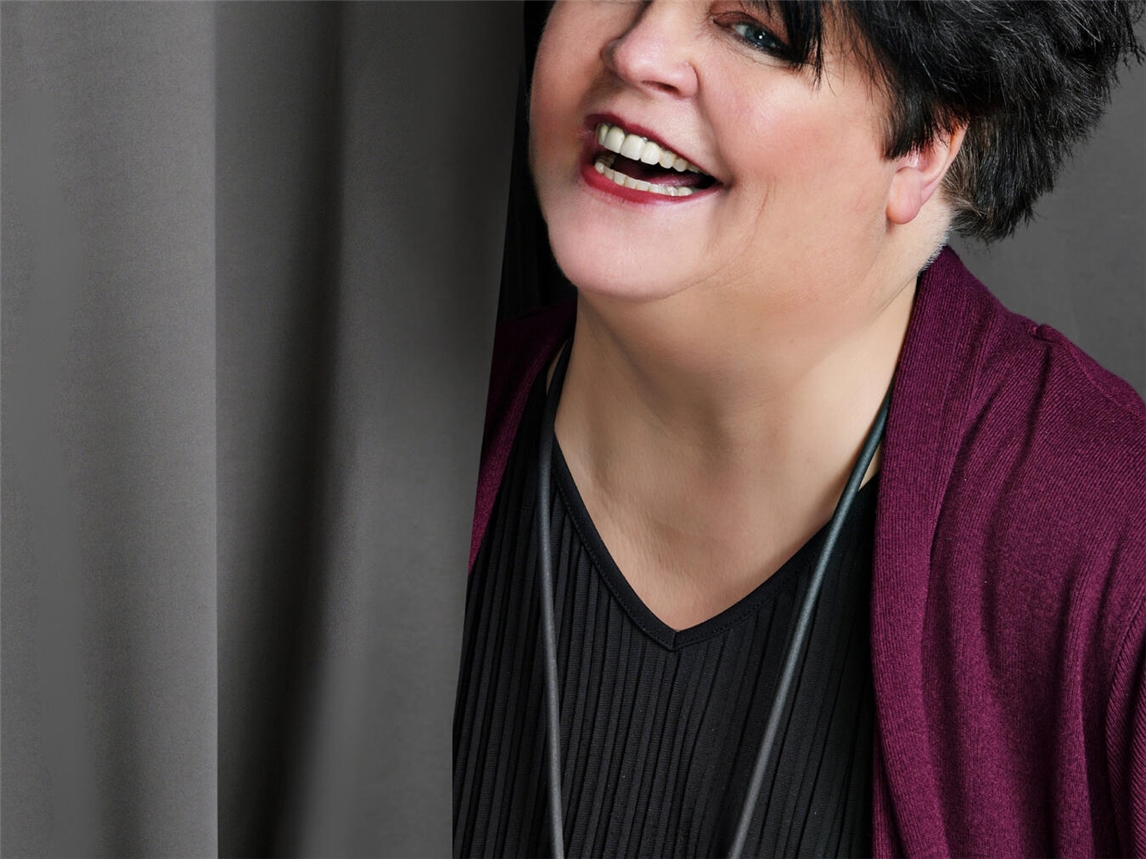 Die Kabarettistin Ingrid Kühne kommt mit ihrem vierten Soloprogramm am 4. September nach Dinslaken. Foto: Yvonne