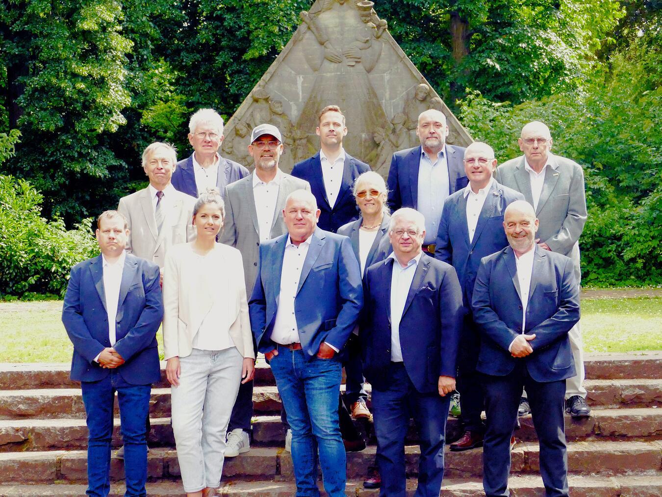 Die Kevelaerer Bürgervereinigung hat ihre Kandidaten für die 17 Wahlbezirke und die Reserveliste für die Kommunalwahl gewählt. Foto: KBV