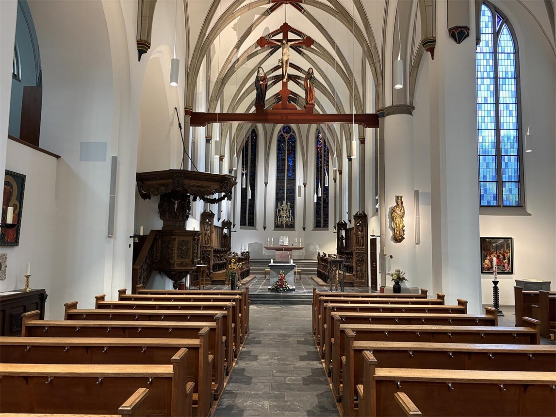 "Renovierte Kirche an der Kavarinerstraße, St. Mariä Himmelfahrt, wiedereröffnet"