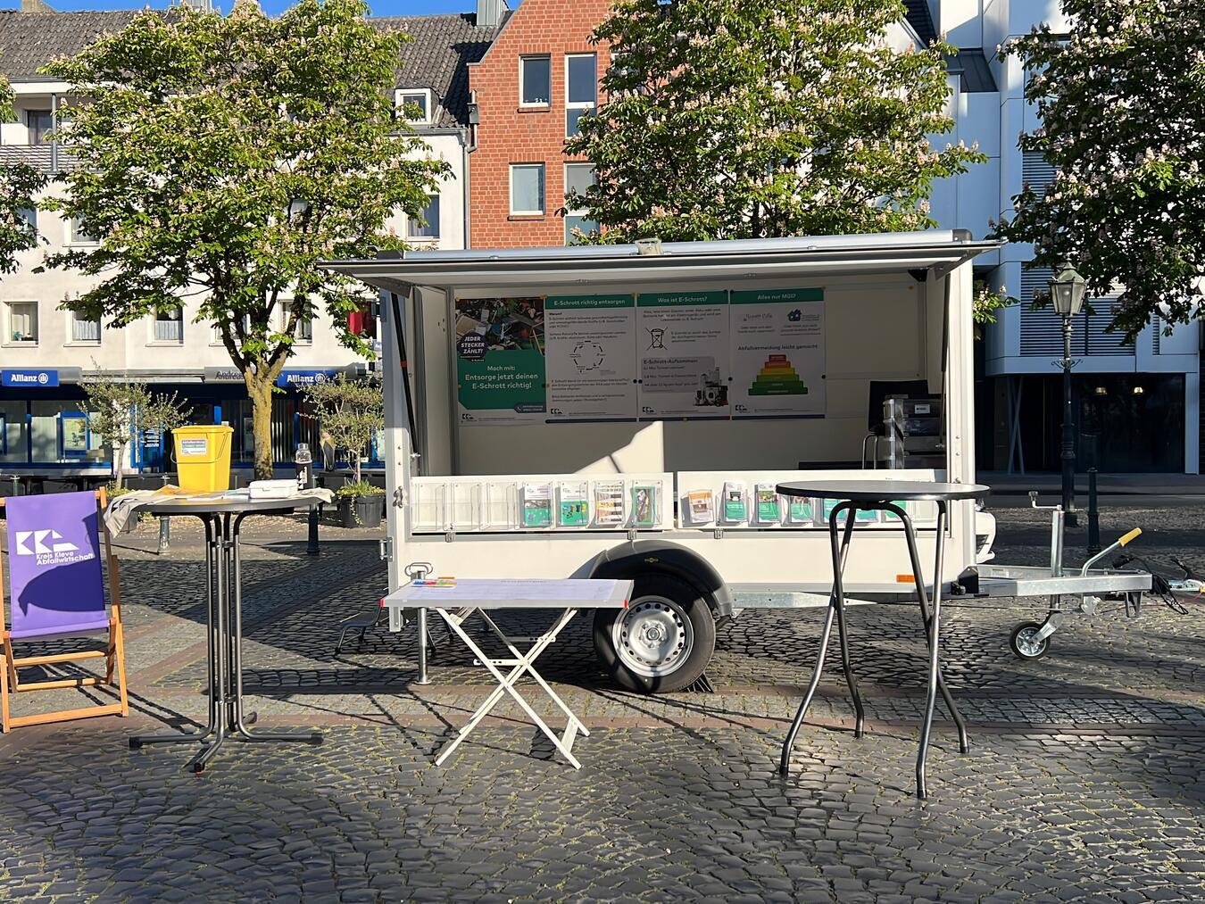 Die KKA informiert am 31. Mai auf dem Emmericher Wochenmarkt und sammelt Elektroschrott ein. Foto: KKA