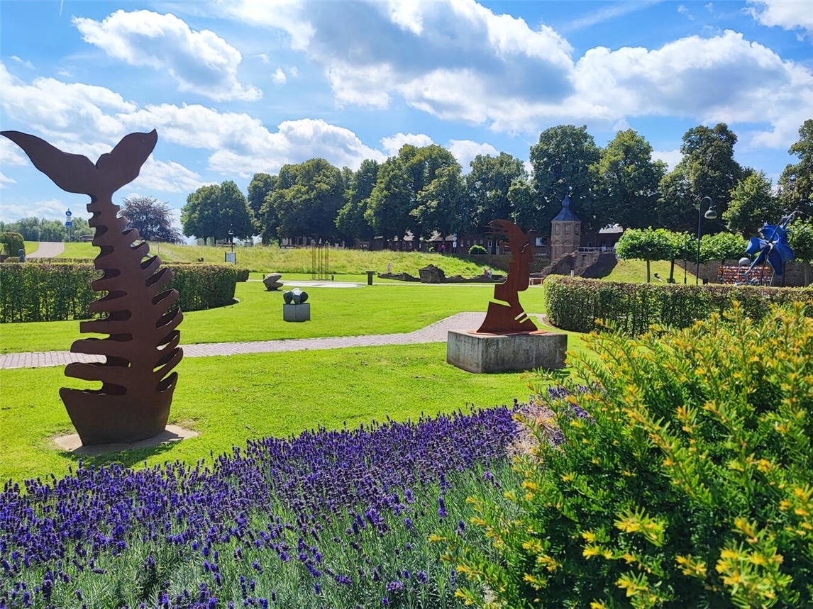 Die Koenraad Bosman Stiftung der Stadt Rees sucht neue Werke für den Skulpturenpark. Foto: Stadt Rees