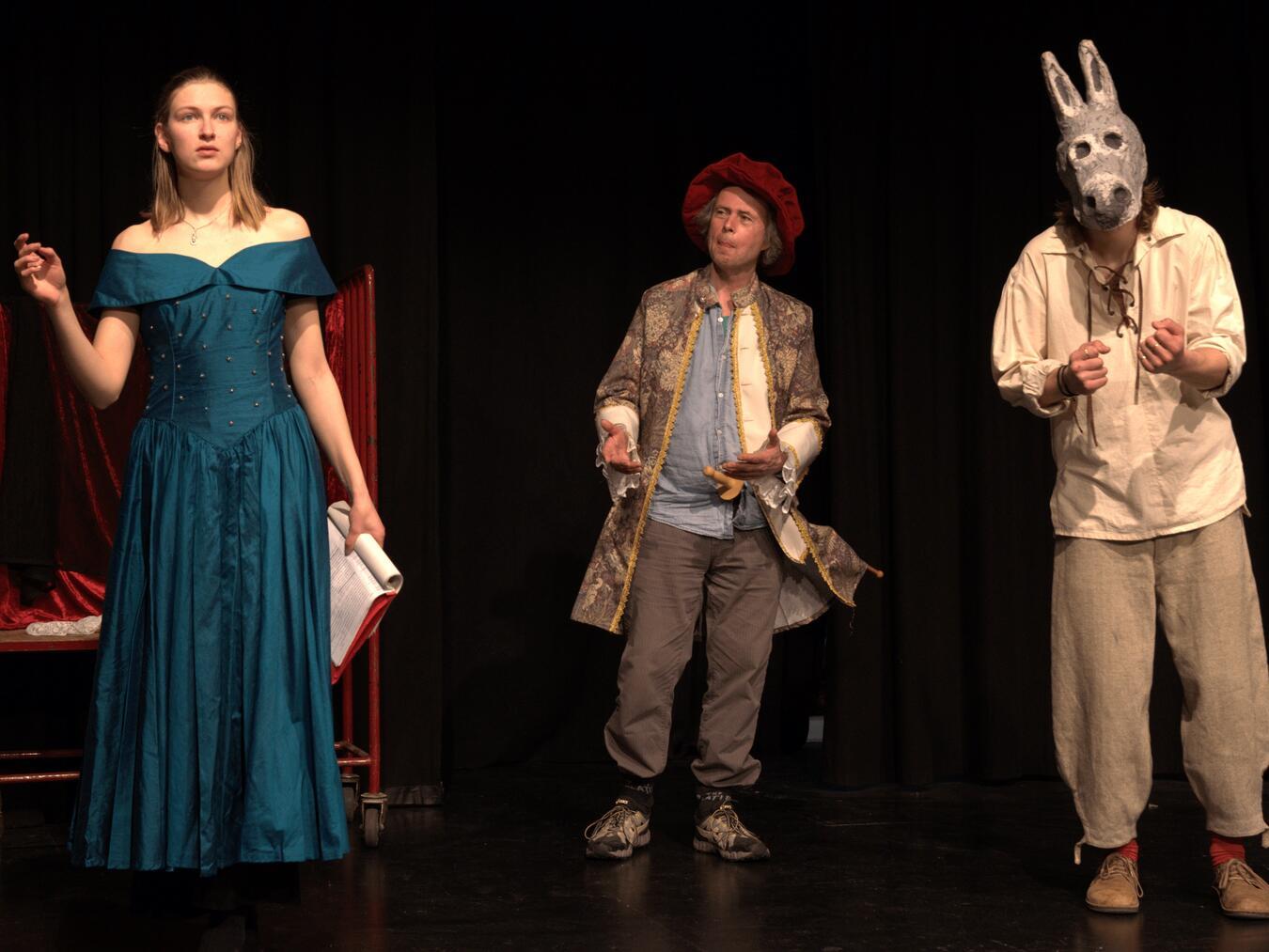 Die Komödie „Nachts im Theater“ feiert am 28. März um 20 Uhr bei Theater im Fluss mit dem Ensemble Premiere. Foto: Theater im Fluss