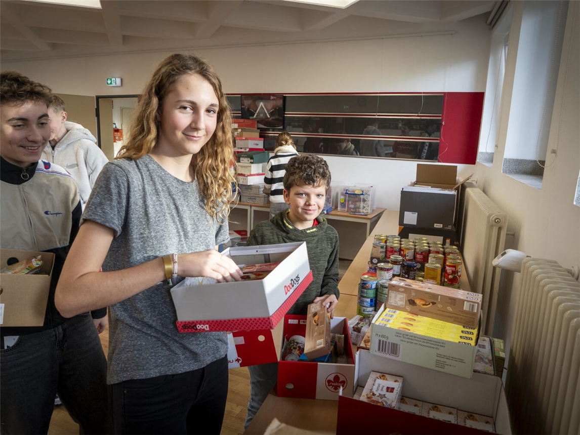 Die Konfirmanden sorgen auch in diesem Jahr wieder für Weihnachtsfreude. 