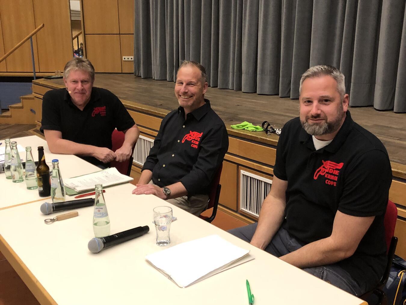 Die Krimi-Cops  zu Gast in Rees (v. li.): Klaus Stickelbroeck, Ingo Hoffmann und Carsten Rösler. Foto: privat
